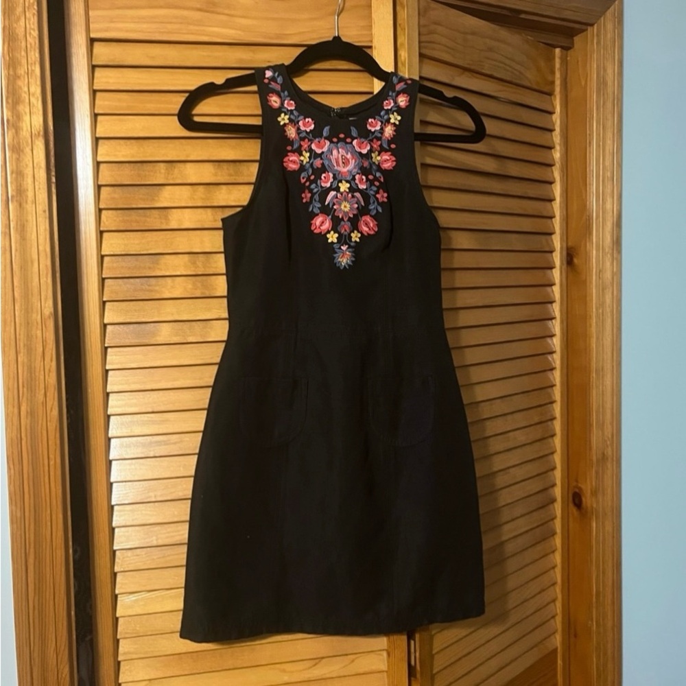 🔥 Hollister Dress with Floral Embroidery